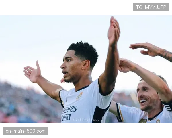 皇马2-1绝杀巴萨，贝林厄姆补时阶段头球制胜